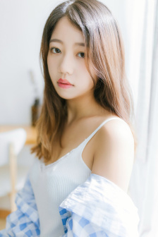 丰满的女大学生